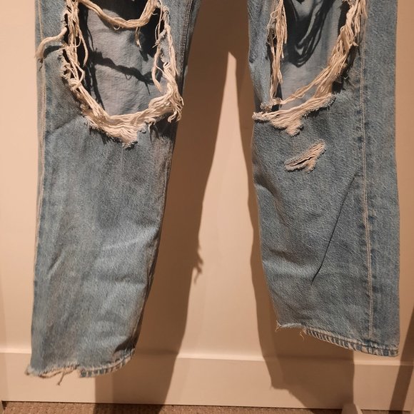 American Eagle Outfitter Ladies Distressed Size 2 - Picture 4 of 4